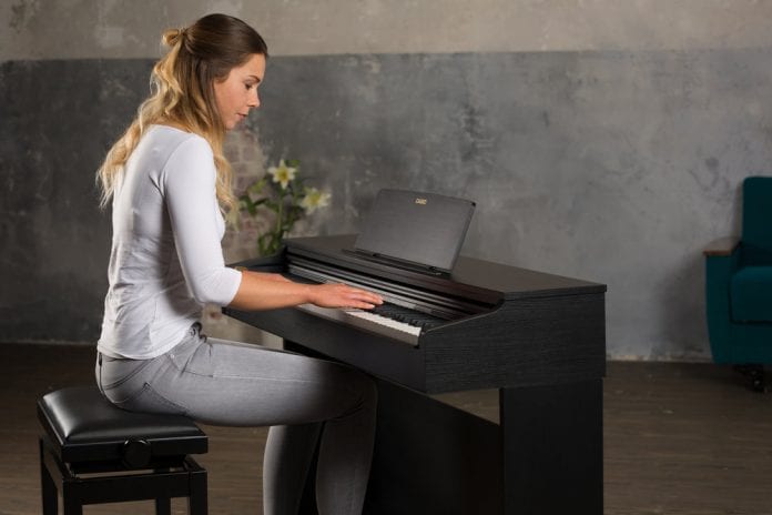 How to Play a Digital Piano For Beginners