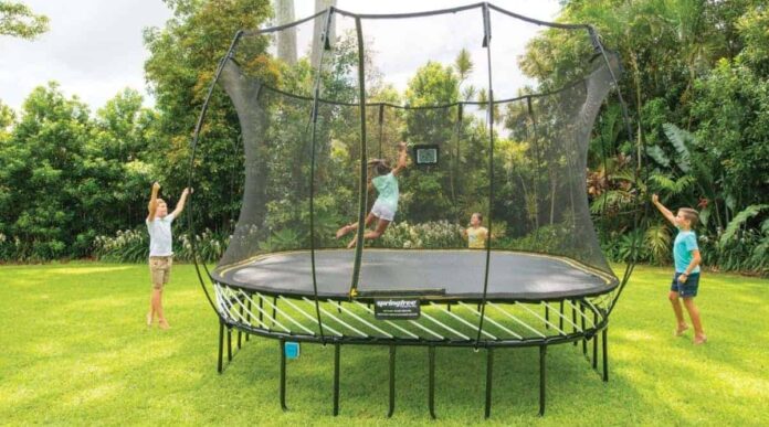 20 Awesome Backyard Summer Activities for Kids - 2020 Guide | Opptrends On A Trampoline In The Middle Of A Putting Green