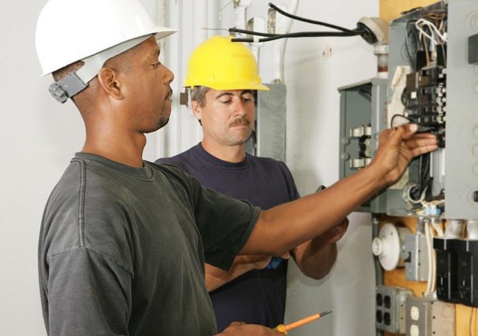 How to Choose the Right Electrician in Atlanta for your House?